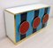 Postmodernes italienisches Sideboard aus Farbglas & Messing, 1980er 5