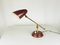 Lámpara de mesa Mid-Century ajustable de metal burdeos y latón, años 50, Imagen 2