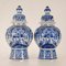 Niederländische Chinoiserie Vasen in Blau & Weiß von Royal Delft, 2er Set 1