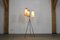 Lámpara de pie trípode vintage de latón y plisado, años 50, Imagen 7