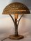 Lámpara de mesa brutalista en forma de hongo de hierro forjado dorado y ratán, años 60, Imagen 2