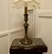Große französische Kerzenhalter Tischlampe aus Messing, 1920er 3