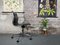 Sedia Ea 117 in alluminio di Charles & Ray Eames per Vitra in pelle nera, Immagine 6