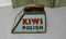 Scatola pubblicitaria Kiwi per la pulizia delle scarpe con poggiascarpe, anni '20, Immagine 5