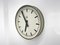Reloj de pared industrial vintage grande atribuido a Pragotron, años 50, Imagen 4