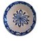 Piatto antico in ceramica smaltata con fiore centrale, Spagna, XIX secolo, Immagine 2