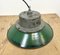Lámpara colgante industrial de hierro fundido y esmalte verde, años 60, Imagen 11