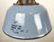Lámpara colgante industrial de hierro fundido y esmalte gris con cubierta de vidrio, años 60, Imagen 5