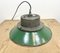Lámpara colgante industrial de hierro fundido y esmalte verde, años 60, Imagen 11