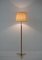 Skandinavische Mid-Century Stehlampe aus Messing & Leder, 1960er 9