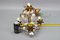 Italienischer Florentiner Kronleuchter aus goldenem Metall mit 3 Leuchten und Porzellanrosen, 1970er 26