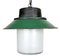 Lámpara colgante industrial de esmalte verde y hierro fundido, años 60, Imagen 1