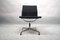 Sedia Ea 102 Drehbar Mid-Century di Charles & Ray Eames per Vitra, Immagine 2