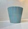 Maceta de cerámica azul estriada de Esben & Lauge para Eslau, años 60, Imagen 1