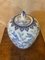 Chinesische Keramikvase in Weiß & Blau, 1920er 7