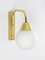 Goldene italienische Mid-Century Wandlampe aus Opalglas 7