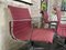 Ea 108 Stühle aus Aluminium in Hopsak Rot-Raspberry von Charles & Ray Eames für Vitra, 4 . Set 12