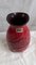 Jarrón alemán vintage de esmaltado rojo y decoración floral de Bay Keramik, años 70, Imagen 2