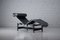 Vintage LC4 Sessel aus Schwarzem Leder von Le Corbusier & Pierre Jeanneret für Cassina, 1980er 6