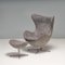 Grauer Stoff Egg Chair & Fußhocker von Arne Jacobsen für Fritz Hansen, 2006, 2er Set 2