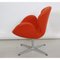 Swan Chair aus Rotem Stoff von Arne Jacobsen für Fritz Hansen 3
