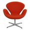 Silla Swan de tela roja de Arne Jacobsen para Fritz Hansen, Imagen 1