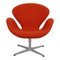 Swan Chair aus Rotem Stoff von Arne Jacobsen für Fritz Hansen 1