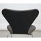Sedie Seven in pelle nera patinata di Arne Jacobsen per Fritz Hansen, anni '80, set di 5, Immagine 7