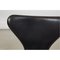 Sedie Seven in pelle nera patinata di Arne Jacobsen per Fritz Hansen, anni '80, set di 5, Immagine 18