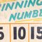 Cartel de feria con números ganadores original grande, años 50, Imagen 3