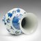 Große chinesische Vintage Keramik Vase in Weiß & Blau, 1940er 6