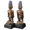 Artista nigeriano Yoruba, Ibeji Twin Figures, legno con dettagli in vetro, Immagine 1