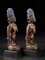 Artista nigeriano Yoruba, Ibeji Twin Figures, legno con dettagli in vetro, Immagine 8