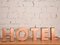 Letras de hotel italianas vintage de cobre, años 60. Juego de 5, Imagen 2