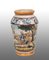 Antike Vase aus emaillierter Majolika mit Bauernszene, Frühes 20. Jh. 1