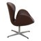 Poltrona Swan in pelle anilina Nevada color cioccolato di Arne Jacobsen per Fritz Hansen, inizio XXI secolo, Immagine 2