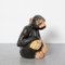 Scultura in ceramica di scimmia con banane, Immagine 3