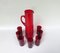 Brocca per l'acqua rossa con 7 bicchieri di Monica Bratt, Svezia, anni '50, set di 8, Immagine 2