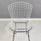 Sgabelli alti Mid-Century in metallo bianco e nero attribuiti a Bertoia per Knoll, anni '60, set di 4, Immagine 6