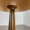 Lámpara de mesa trípode austriaca Hollywood Regency de latón, Austria, años 60, Imagen 11