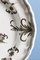 Geformter Teller mit Reiher von Moustiers, 1700er 3