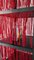Kunstvolles Design Regal aus rohem Stahl mit roten Fäden, 1990er 3