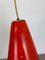Lámpara de pared ajustable roja con contrapeso de latón al estilo de Stilnovo, Italia, años 60, Imagen 7