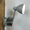 Lámpara de pared industrial italiana en forma de tijera en gris, años 60, Imagen 18