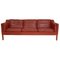 Sofá de tres plazas modelo 2213 de cuero rojo de Børge Mogensen para Fredericia, Imagen 1