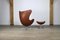 Egg Chair con poggiapiedi in pelle marrone di Arne Jacobsen per Fritz Hansen, anni '60, set di 2, Immagine 6