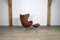 Egg Chair con poggiapiedi in pelle marrone di Arne Jacobsen per Fritz Hansen, anni '60, set di 2, Immagine 2