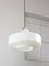 Lámpara colgante italiana Mid-Century de latón y vidrio blanco, Imagen 11