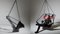 Sedia a dondolo moderna e spaziosa in pelle di Studio Stirling, Immagine 11
