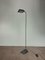 Lámpara de pie Mid-Century de latón y metal, años 60, Imagen 3